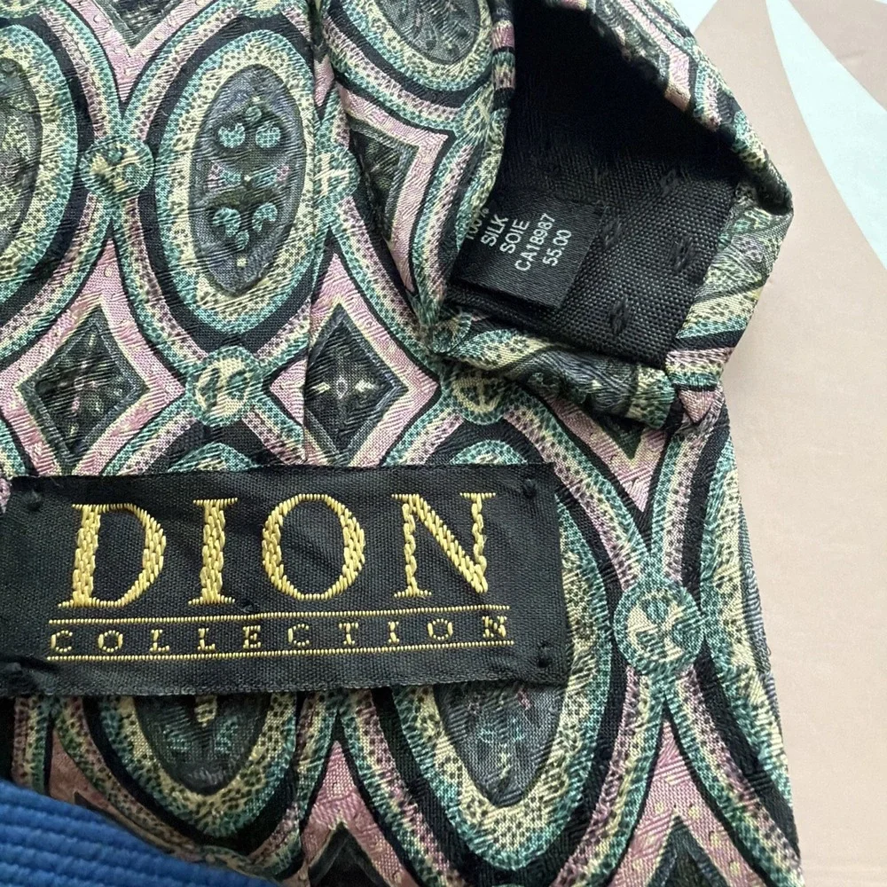 DION COLLECTION MADE IN CANADA TIE- DESIGNER TIES. 100% SILK- Excellent content